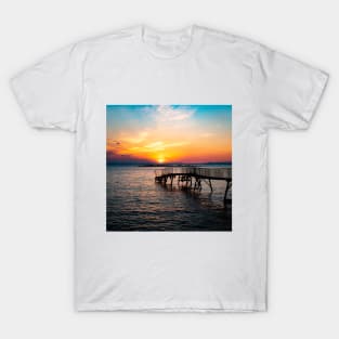 Photography - Last sunset in Japan T-Shirt